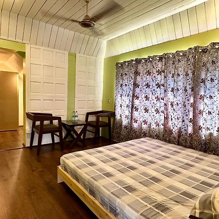 The Chinar Retreat Hut Hotel Srīnagar Eksteriør billede